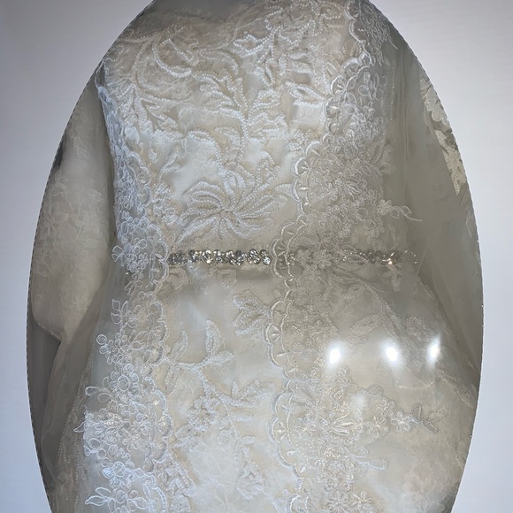 Wedding Dress - Picture 3 of 4